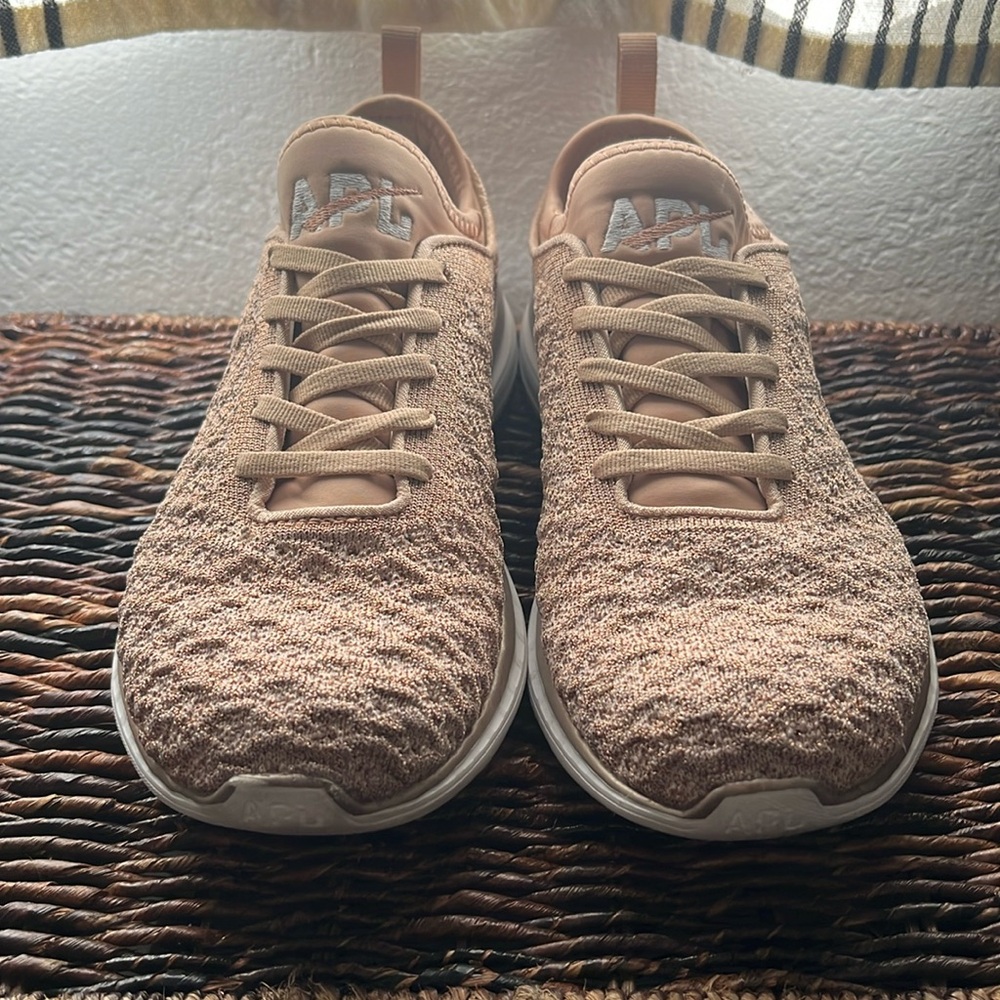 APL Womens Rose Gold Techloom Phantom Sneaker 8.5